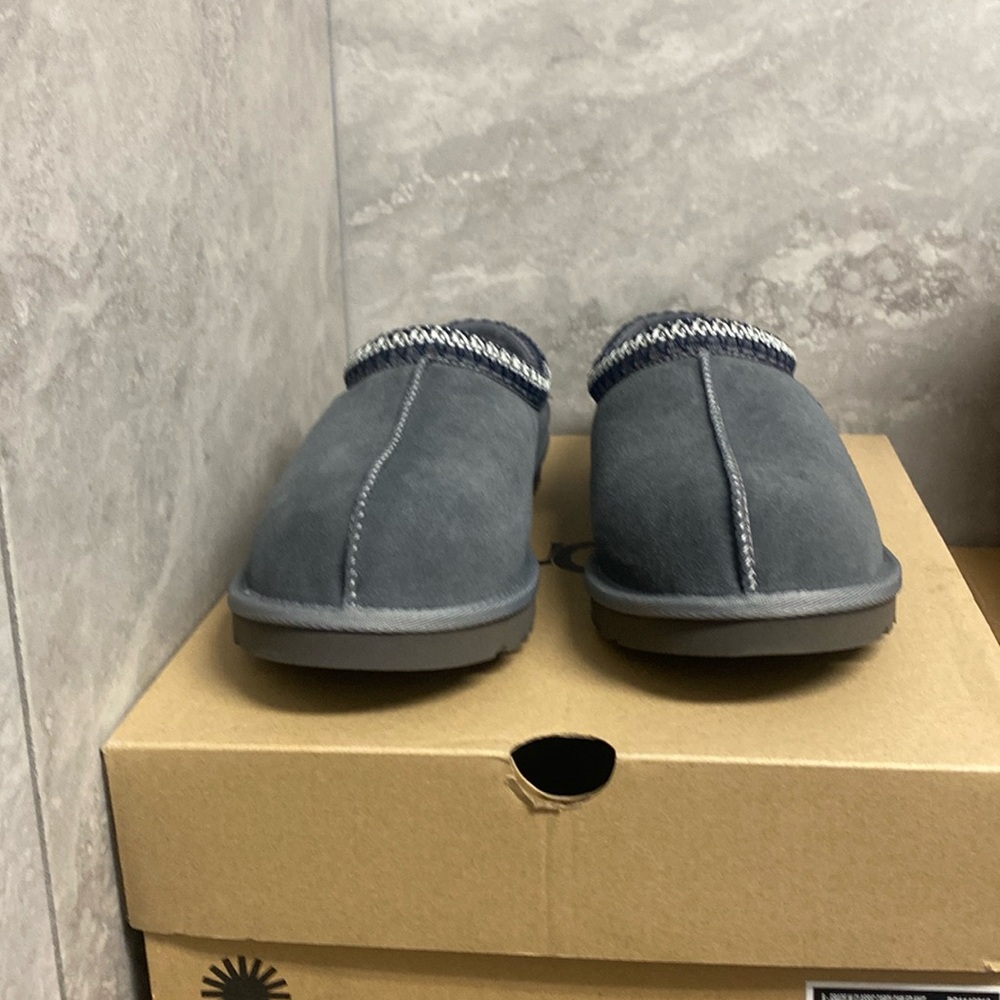 - UGG TASMAN - Picture 2 of 6